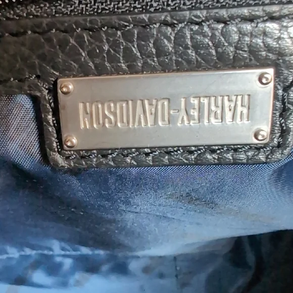 Harley-Davidson Black Leather Shoulder Bag with Chain Strap - Picture 11 of 15